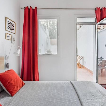 Stylish Apartment With Terrace For Couple Or Family Barcelona Kültér fotó