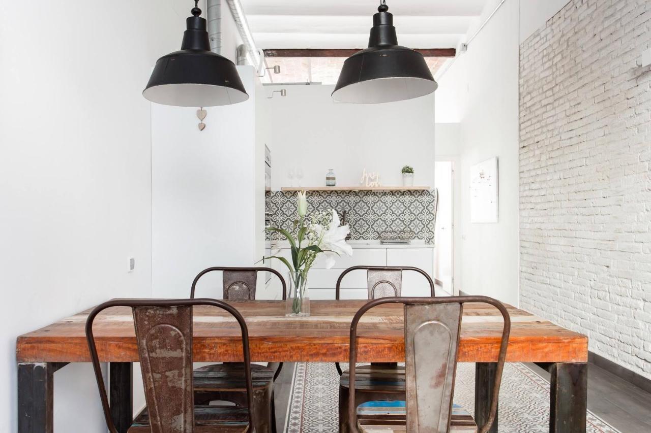 Stylish Apartment With Terrace For Couple Or Family Barcelona Kültér fotó