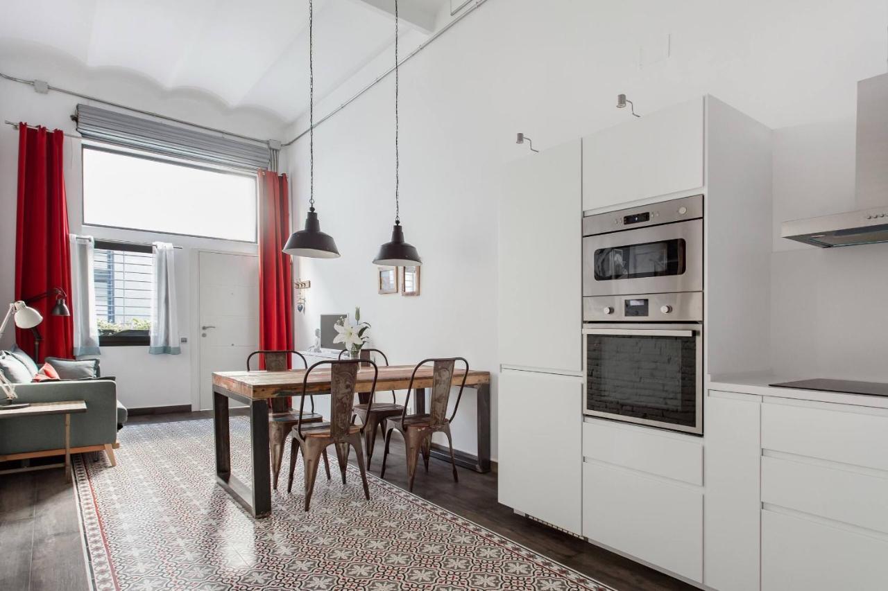 Stylish Apartment With Terrace For Couple Or Family Barcelona Kültér fotó