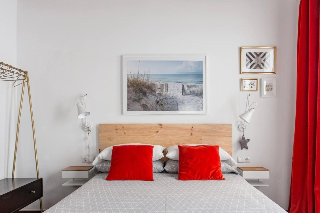 Stylish Apartment With Terrace For Couple Or Family Barcelona Kültér fotó